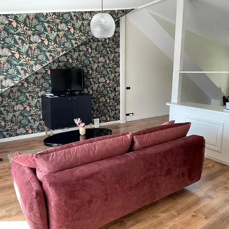 Appartement 1-bedroom With Bath & Balcony *